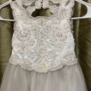 Elegant White Girls Bridal  Ceremony Dress Sz 2